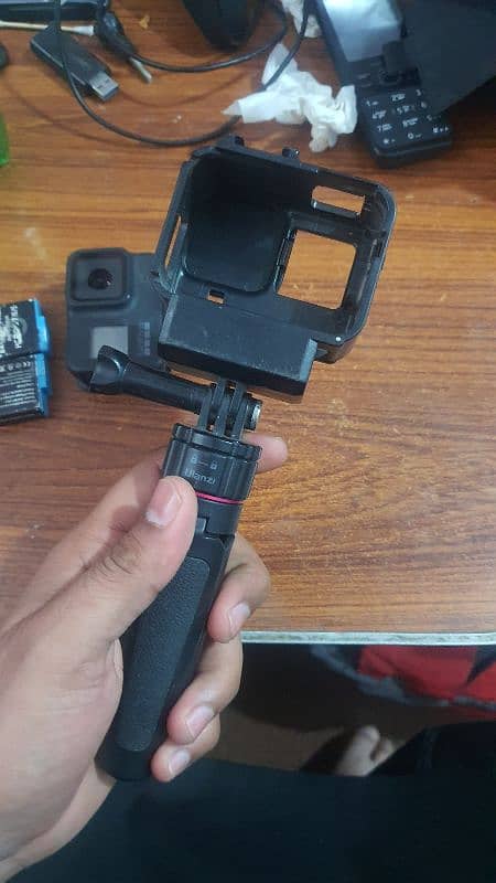 Gopro Hero 8 Black with Box + video tripod unzi3 5