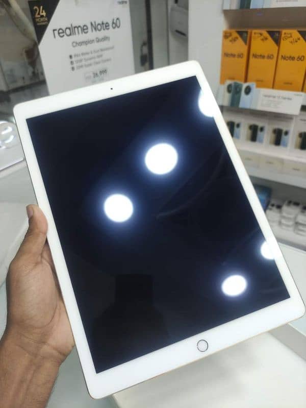 Apple iPad Pro 12.9 (2015) 2