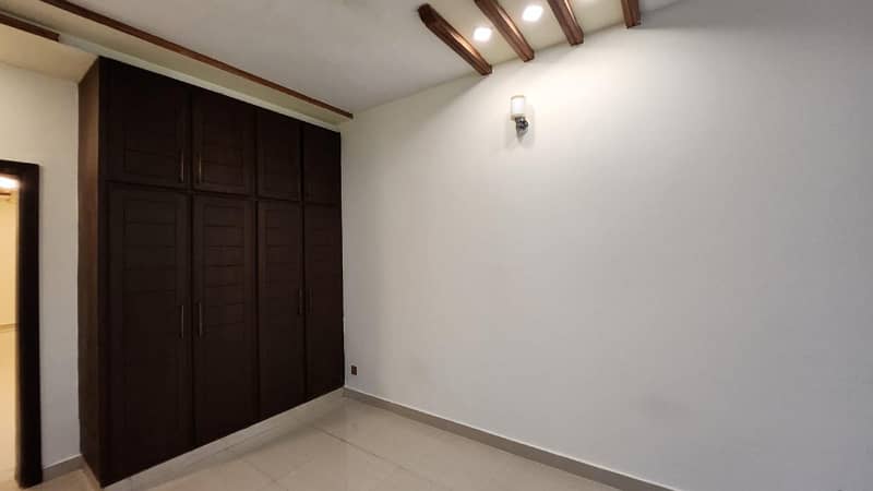 10 Marla un furnished house available for rent in phase 4 bahria town Rawalpindi. 2