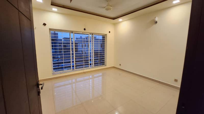 10 Marla un furnished house available for rent in phase 4 bahria town Rawalpindi. 19