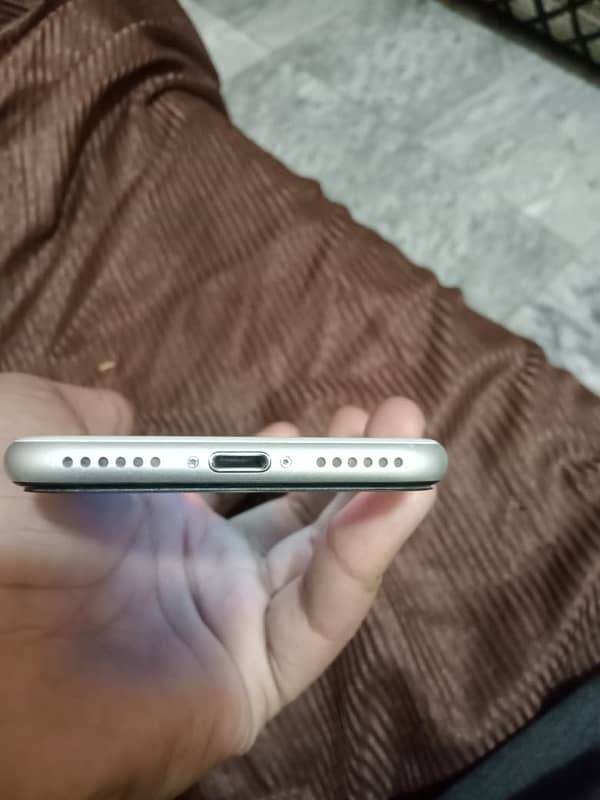 iPhone SE 2020 jv condition 10by 9 10