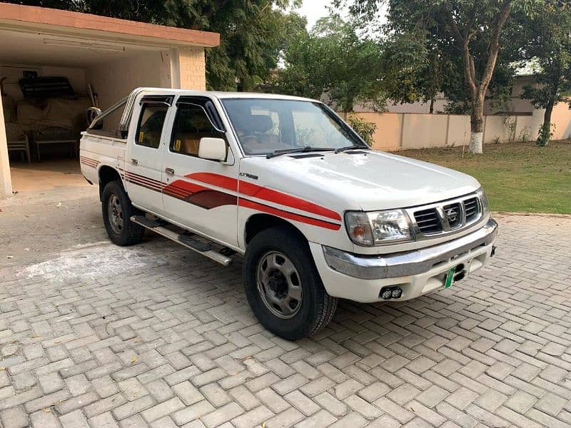 Nissan Navara 1991 12