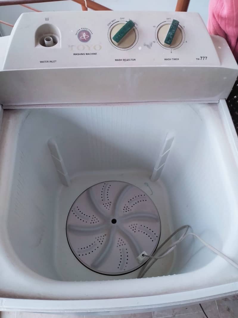 Toyo washing Machine want sale urgent 9