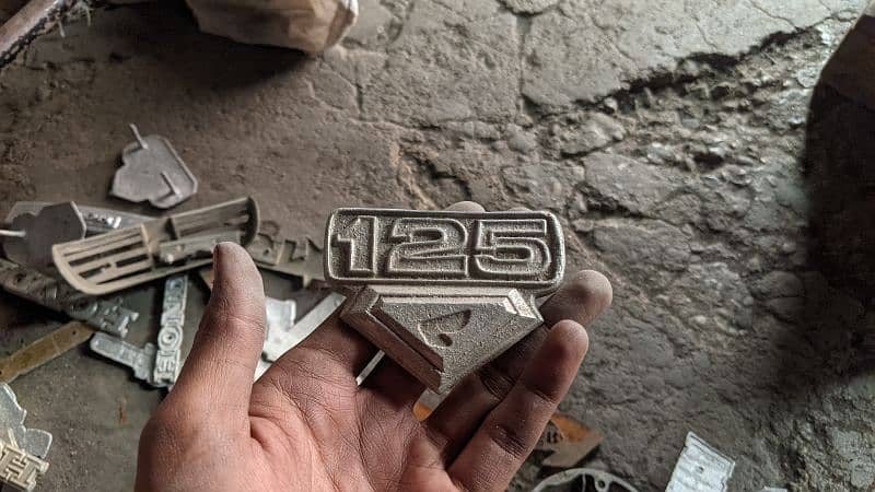 Honda 125 monogram/ logo 6