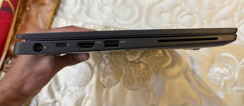 Dell Latitude 7300 core i5-8th Gen 4