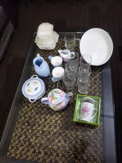 kettle ,dishes,cup,cakestand