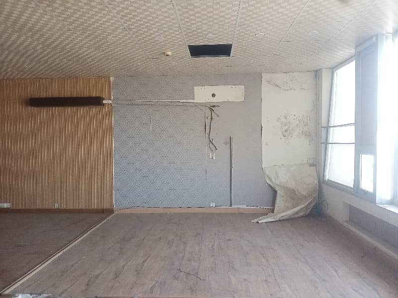 04 MARLA COMMERCIAL FLOOR WITH LIFT AVAILABLE 47