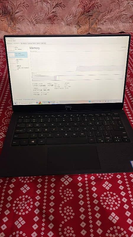 Dell XPS 13 9370 Intel Core i7 8th GEN 16/256 7