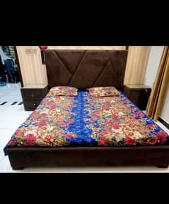 wooden poshish bed set