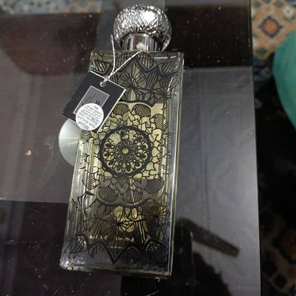 Orgnal Arabic perfumes Available heen 7