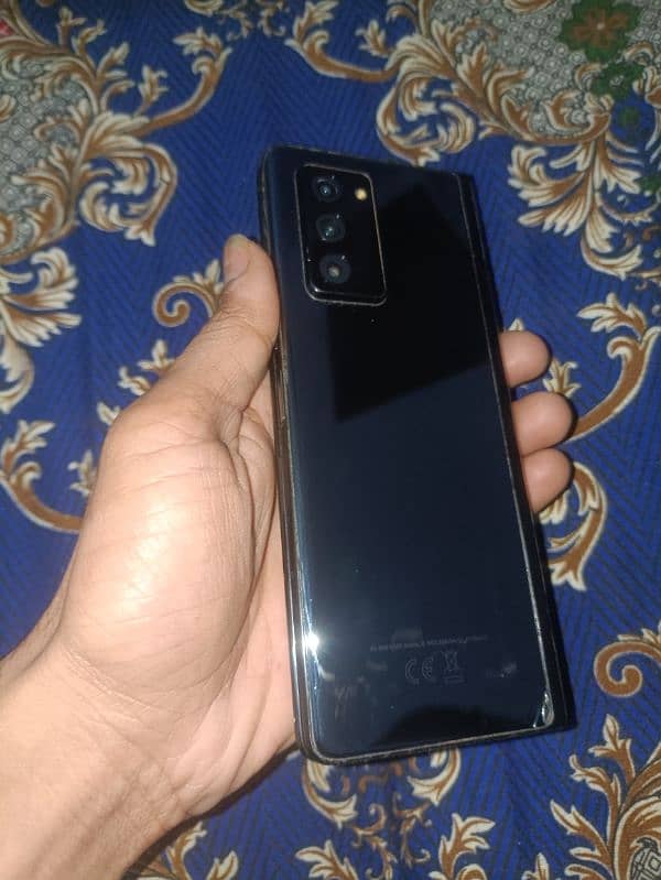 Exchange Samsung galaxy z fold 2 , 12/256 inner screen not working 2