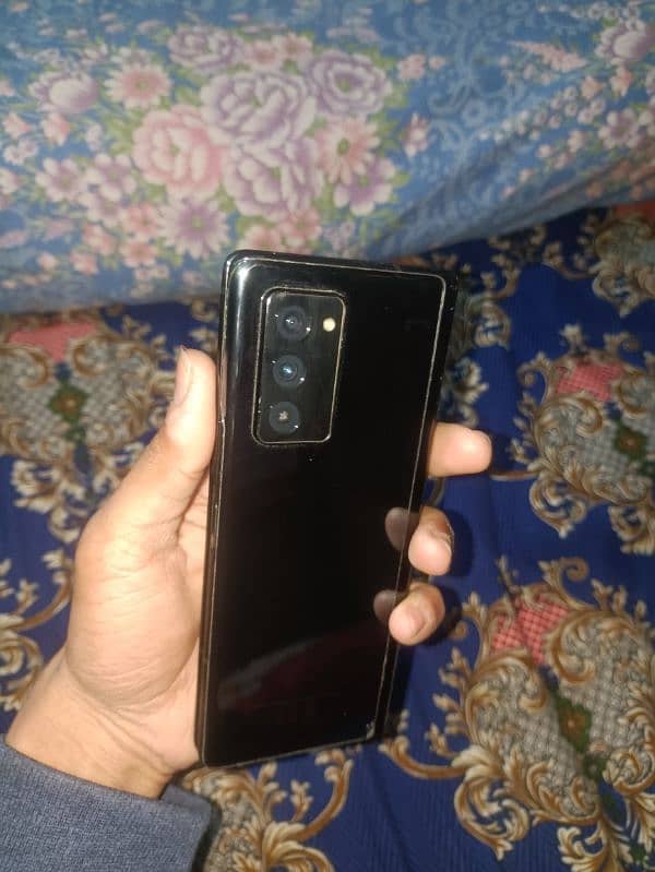 Exchange Samsung galaxy z fold 2 , 12/256 inner screen not working 0