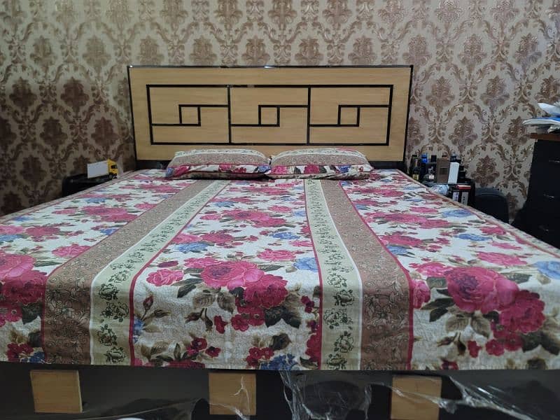 king bed with mattress with 2 side tables 1