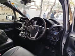 Toyota Noah 2014