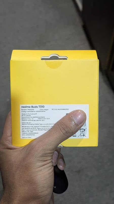 realme Buds T310 with dox only one mouth use 4