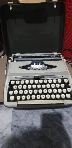 typewriter zephyrus made in uk