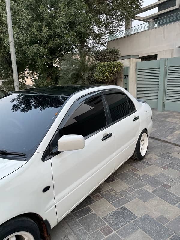 Mitsubishi Lancer 2004 11