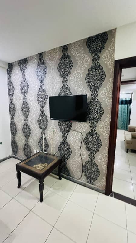 Two bedroom apartment available for Rent 3 extra store gas available 6