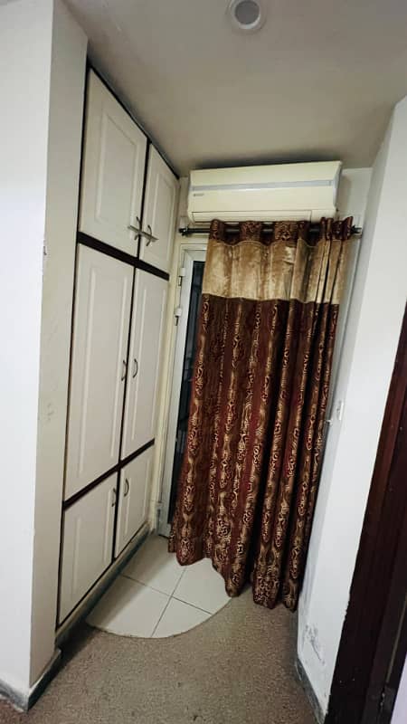 Two bedroom apartment available for Rent 3 extra store gas available 12