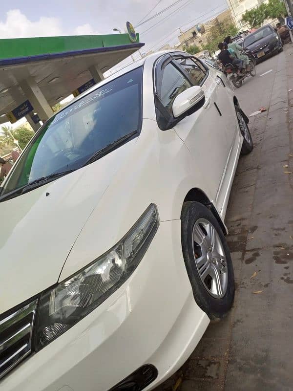 Honda City IVTEC 2015 low millage like  Corolla grandi civic Mira alto 5