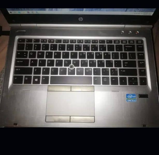 laptop 8470p 4/128 1