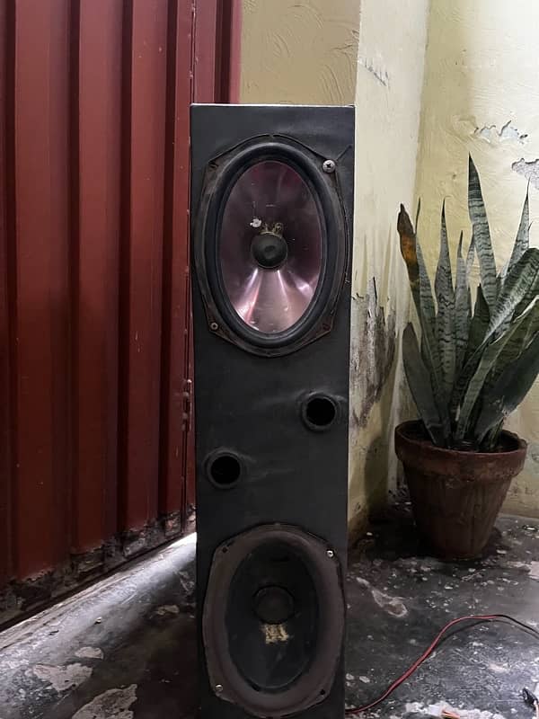 small subwoofer speakers , basetube , buffers 2