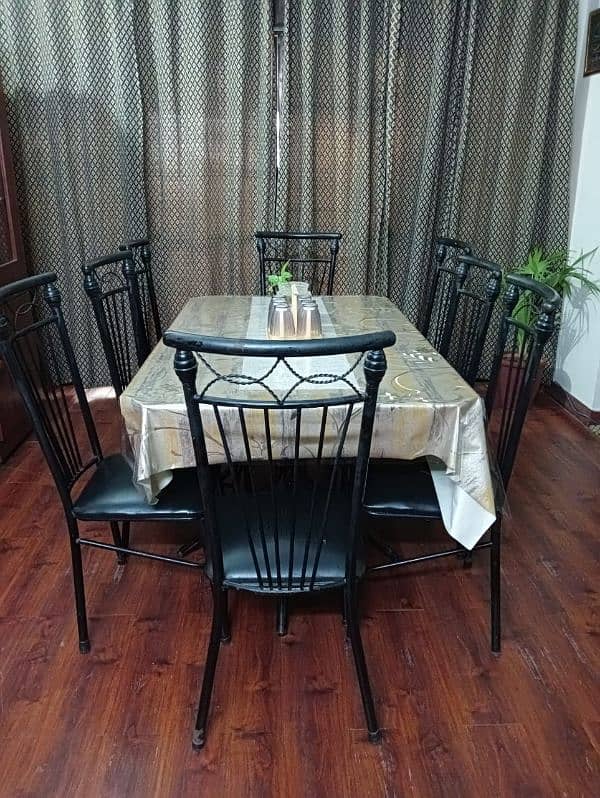 8 seater Dining table 0