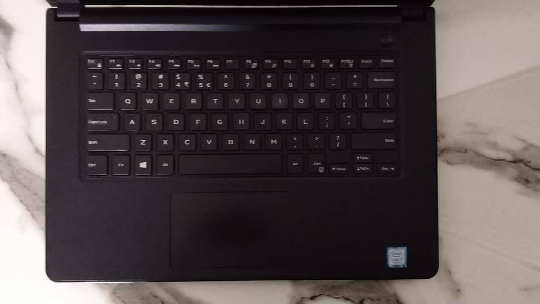 Dell Vostro Core i7 7 Generation in clean condition 1