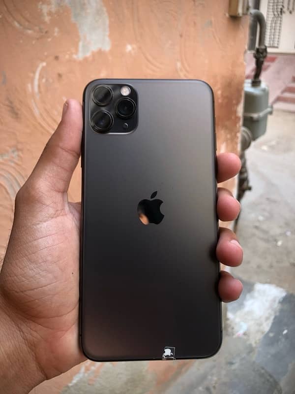 IPHONE 11 PRO MAXX 1