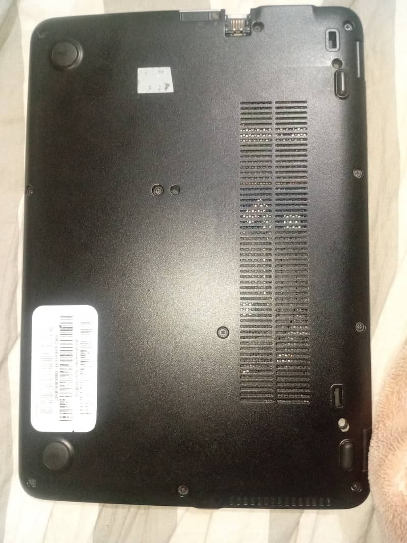 HP EliteBook 820 G4 (Core i5 7th Gen) 3