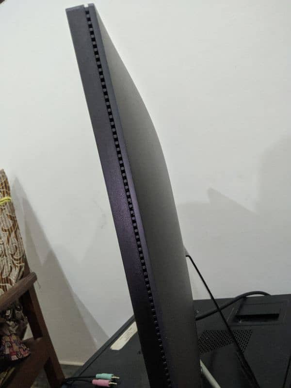 Dell LCD borderless 22 inch 6