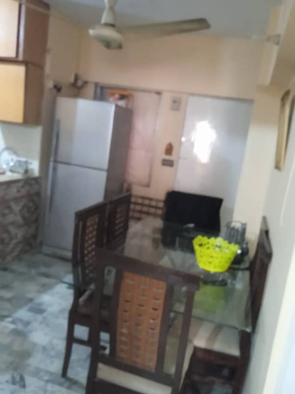 For commercial use 120yard 2nd portion 2bed dd block 15 gulistan e jauhar 2