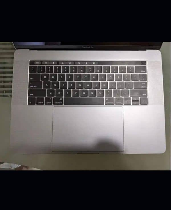 Macbook pro 2016 1