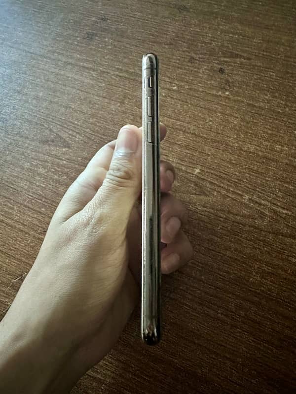 iPhone Xs 64gb PTA APPROVED 4