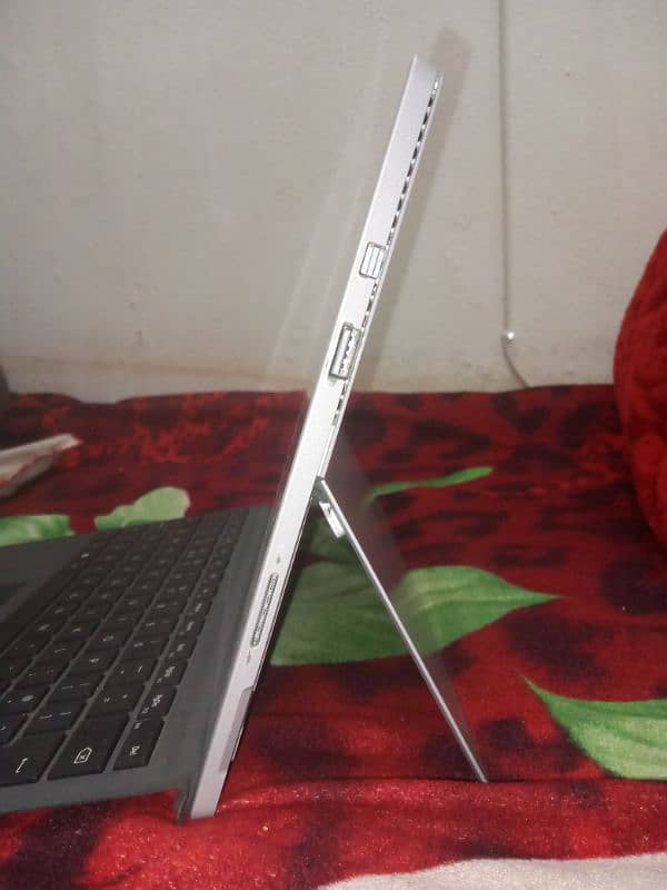 i5 6th gen 8/256 MICROSOFT SURFACE Pro 4 3