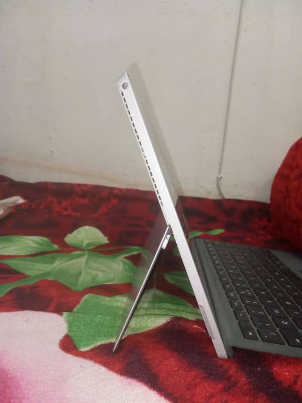 i5 6th gen 8/256 MICROSOFT SURFACE Pro 4 5