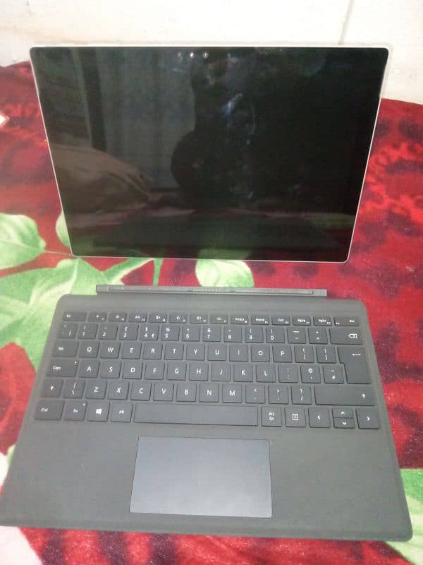 i5 6th gen 8/256 MICROSOFT SURFACE Pro 4 8