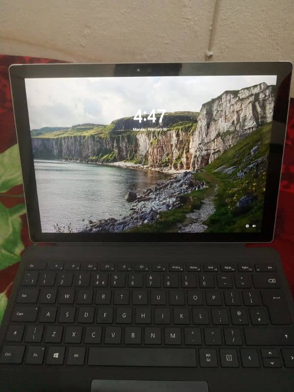 i5 6th gen 8/256 MICROSOFT SURFACE Pro 4 10