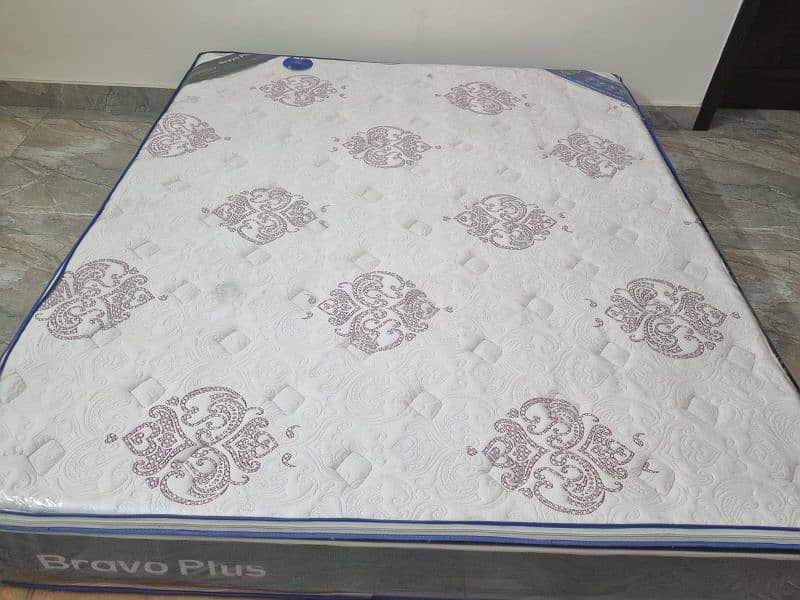 Mattress (urgent Sale) 0