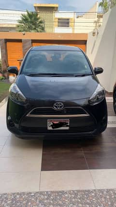 Toyota Sienta 2016 model and 2021 Registered