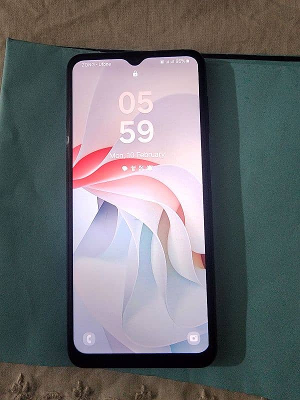 Samsung Galaxy A04s 0