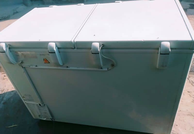 freezer new condition haier double door 2