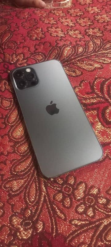 iphone 12 pro ,icloud locked hai, 128 gb hai, waterpack, airtight hai, 4