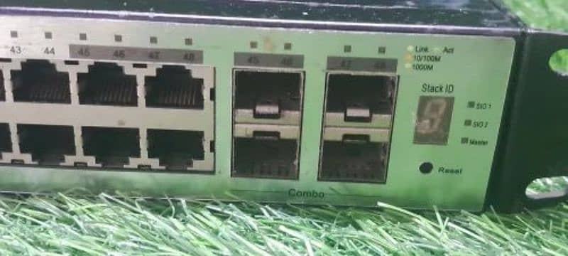 D'link gigabit 48port layer2 manageable switch. (DGS 3100-48) 1