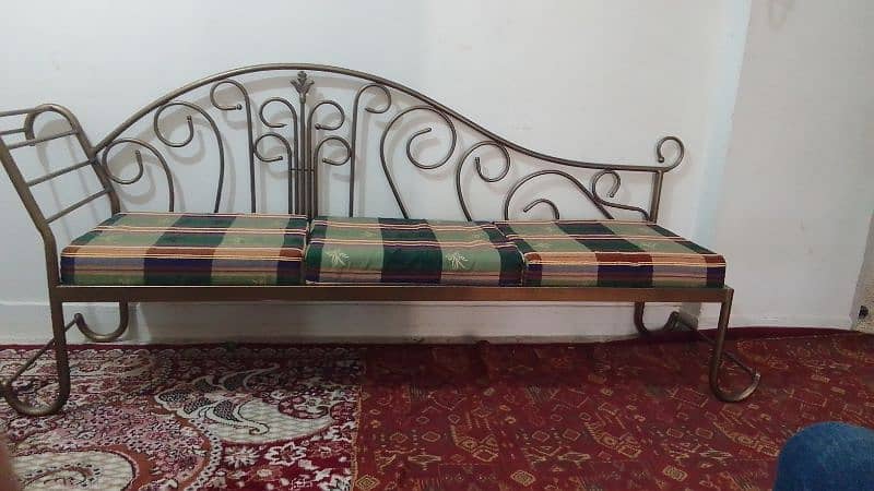 IRON SOFA SET EXCELLENT CONDITION 3