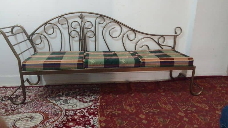 IRON SOFA SET EXCELLENT CONDITION 4