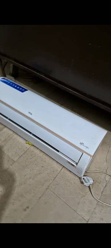 Urgent sell my DC inverter ac . 1