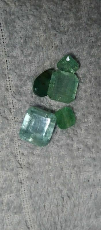 gemstone Emerald natural beautiful colour carat600 7