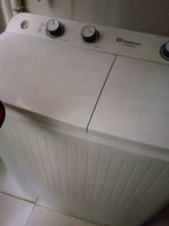 Dawlance twin tub washing machine in very good condition