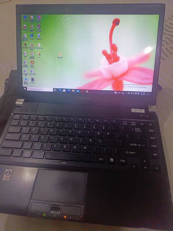 Toshiba laptop corei7 vpro 0